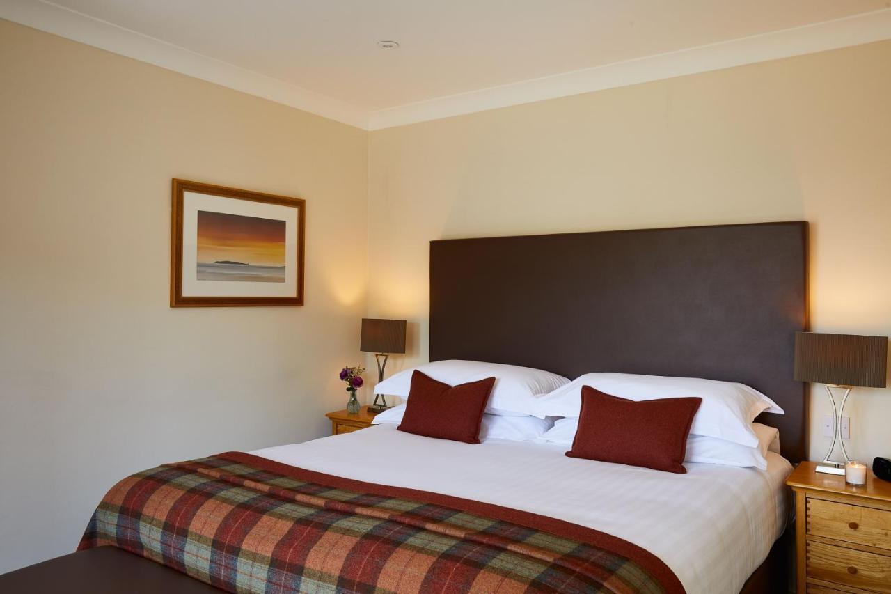Macdonald Elmers Court 4* Lymington