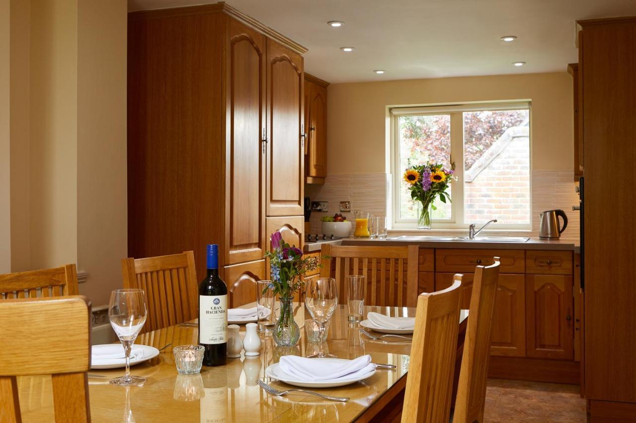 Macdonald Elmers Court 4* Lymington
