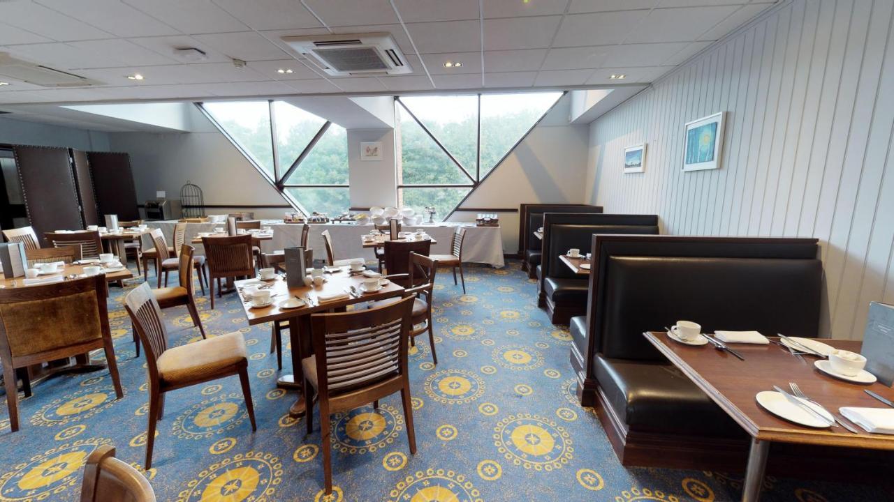 Macdonald Elmers Court Resort 4*