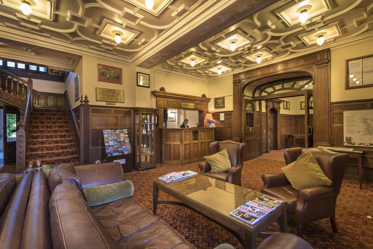 Macdonald Elmers Court Station touristique