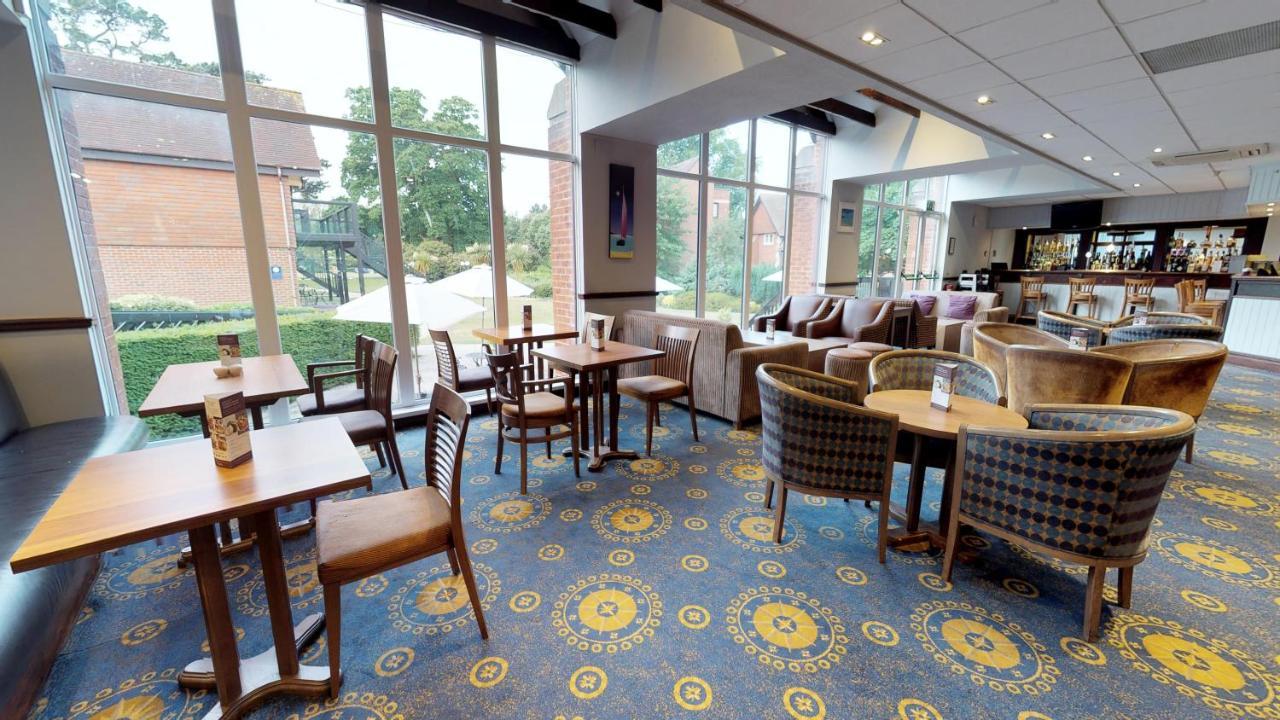 Macdonald Elmers Court 4* Lymington